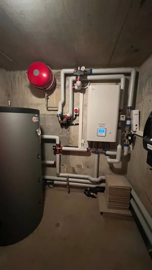 Module LG Therma V et conduites isolées, entretenus par Thermys